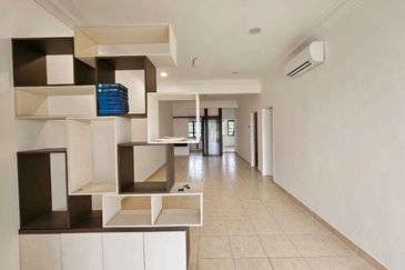 Suria Utama Townhouse