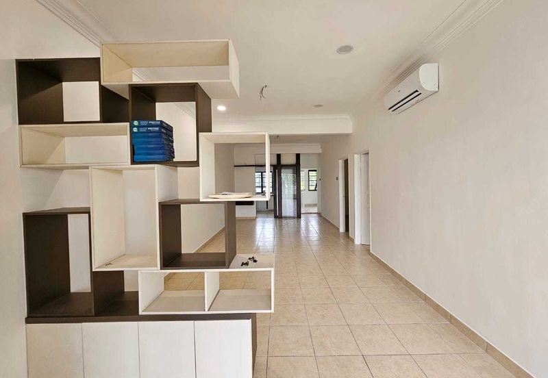 Suria Utama Townhouse