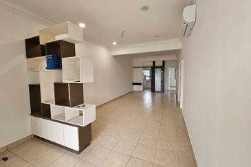 Suria Utama Townhouse