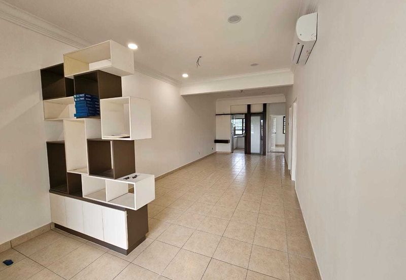 Suria Utama Townhouse