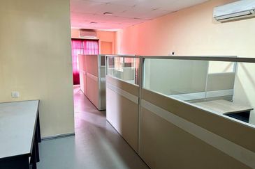 Pusat Dagangan Seri Utama