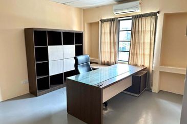 Pusat Dagangan Seri Utama