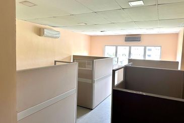 Pusat Dagangan Seri Utama