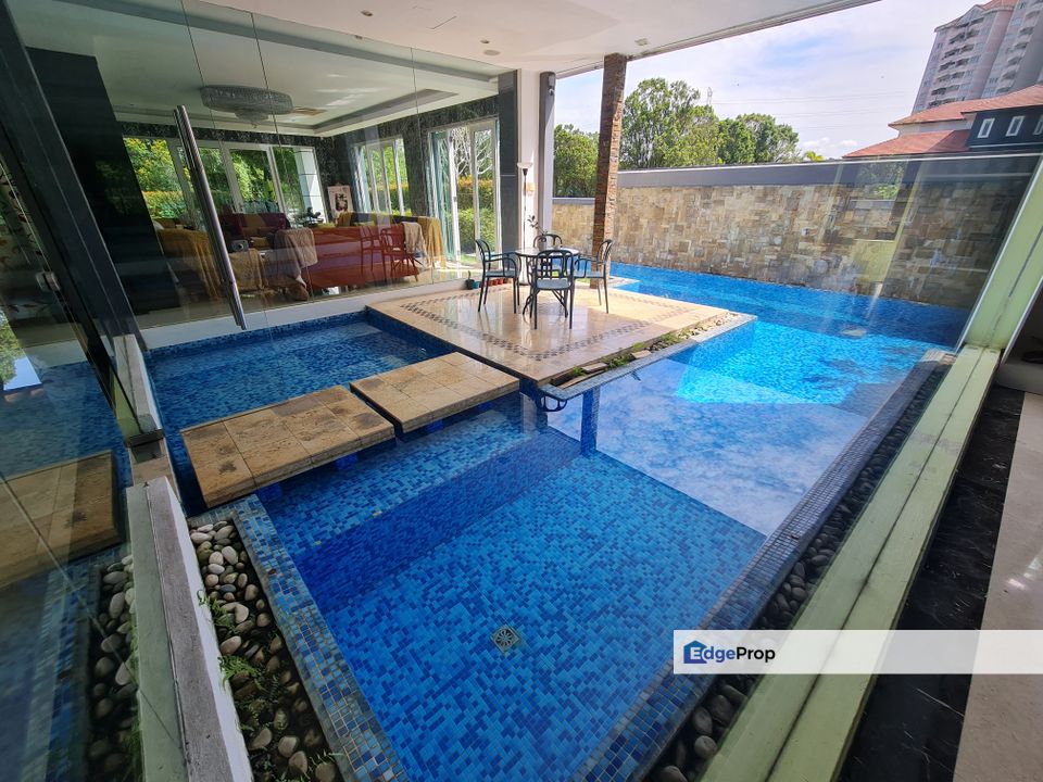 Beautiful & Spacious Bungalow Now Available, Selangor, Seri Kembangan