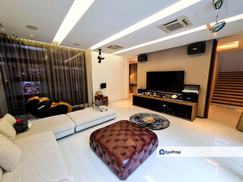 Beautiful golf view bungalow for sale, Selangor, Seri Kembangan