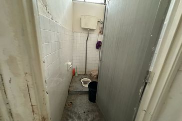 1 Sty SemiD , Taman MGM, Bachang (Nearby SJK(C) Yu Hwa)