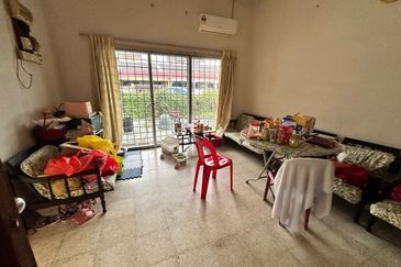 1 Sty SemiD , Taman MGM, Bachang (Nearby SJK(C) Yu Hwa)