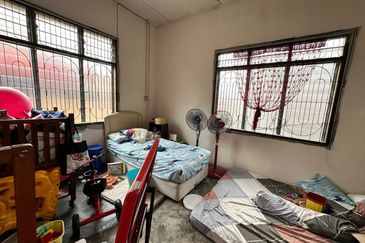 1 Sty SemiD , Taman MGM, Bachang (Nearby SJK(C) Yu Hwa)