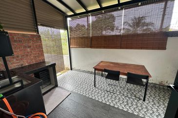 Gated Guarded @Corner , 2 Sty Semid,Park Ville , Paya Emas, Melaka