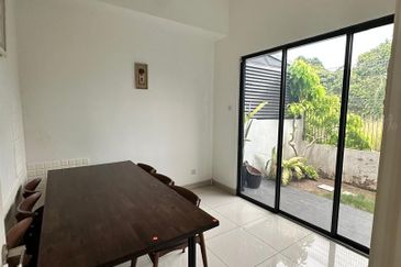 Gated Guarded @Corner , 2 Sty Semid,Park Ville , Paya Emas, Melaka