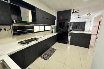 Gated Guarded @Corner , 2 Sty Semid,Park Ville , Paya Emas, Melaka