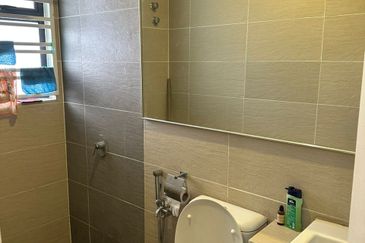 Gated Guarded & Renovated , 2 Sty Terrace , Parkville@Paya Emas , Melaka