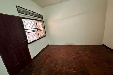 2 Sty Terrace , Taman Maju, Jasin@Melaka 