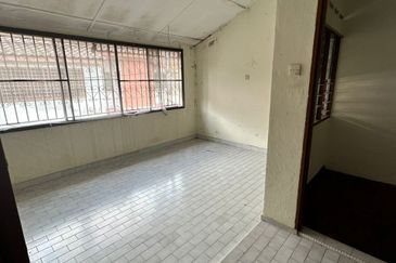 2 Sty Terrace , Taman Maju, Jasin@Melaka 