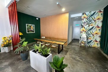 (Walking distance to Jonker Street)Comfort Renovated Shop lot , Melaka  