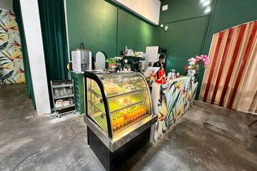 (Walking distance to Jonker Street)Comfort Renovated Shop lot , Melaka  