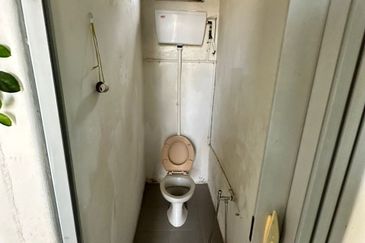 (Big land) 1 Sty Terrace Corner , Bukit Baru , Melaka