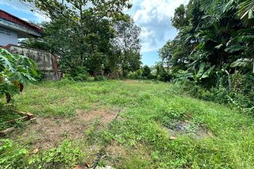 (Big land) 1 Sty Terrace Corner , Bukit Baru , Melaka