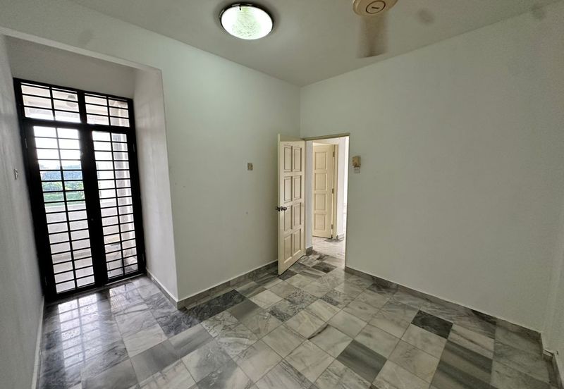 KENANGA (PARK VIEW COURT)