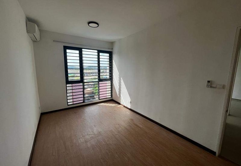 THE RIVERSIDE RESIDENCE