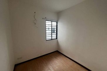 THE RIVERSIDE RESIDENCE