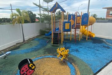 THE RIVERSIDE RESIDENCE