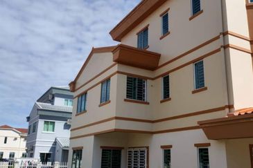 TAMAN KINGFISHER SULAMAN PH 4