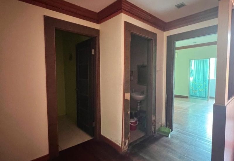 Sri Borneo Condo | Low Density | Iramanis 