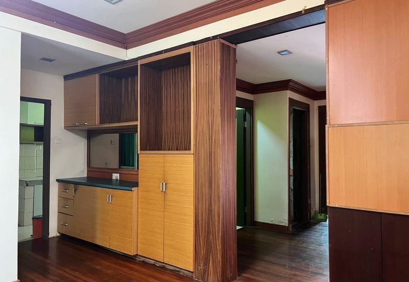 Sri Borneo Condo | Low Density | Iramanis 