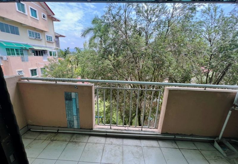 Sri Borneo Condo | Low Density | Iramanis 