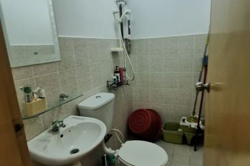 COUNTRY HEIGHT APARTMENT PH II