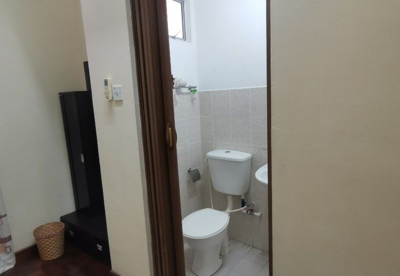 COUNTRY HEIGHT APARTMENT PH II