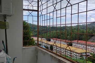 COUNTRY HEIGHT APARTMENT PH II