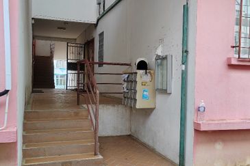 COUNTRY HEIGHT APARTMENT PH II