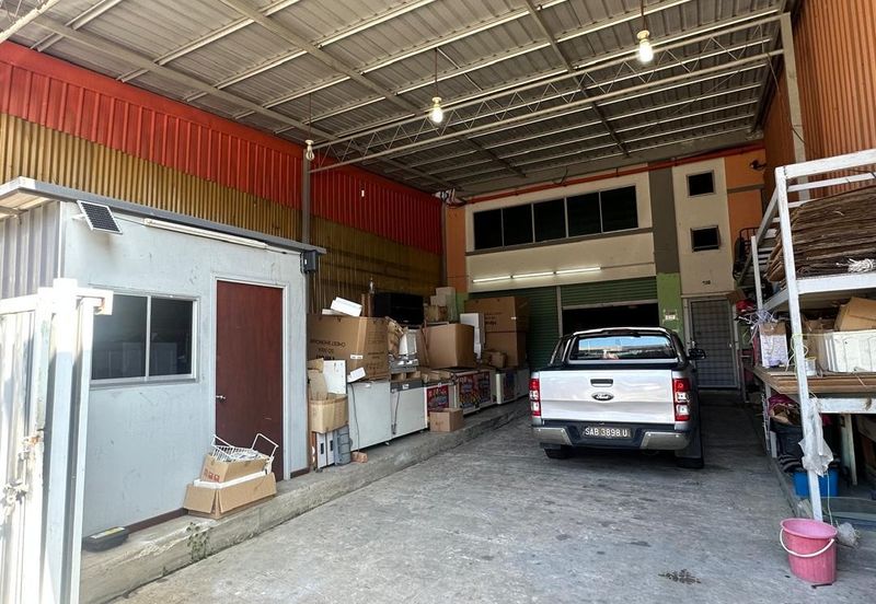 Penampang Warehouse | Mogoputi Industrial Park | Phase 2 | 1 1/2 Storey Inter Terrace Factory | For Sale