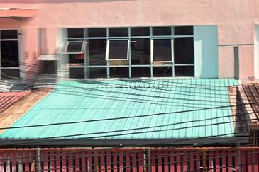 Penampang Warehouse | Mogoputi Industrial Park | Phase 2 | 1 1/2 Storey Inter Terrace Factory | For Sale