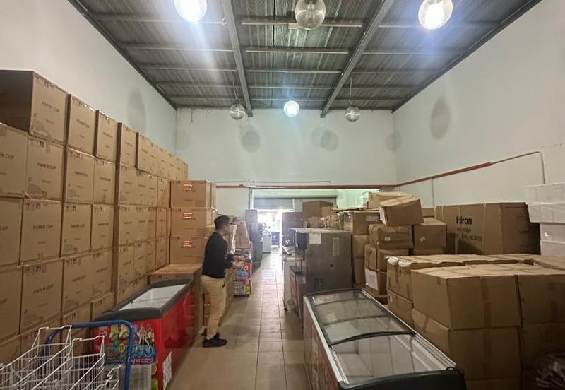 Penampang Warehouse | Mogoputi Industrial Park | Phase 2 | 1 1/2 Storey Inter Terrace Factory | For Sale