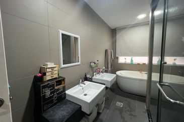 JADE RESIDENCE CONDOMINIUM