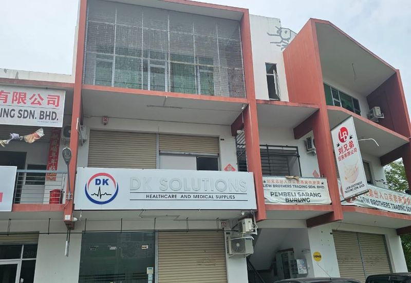 Austin Business Park | 3-Storey Intermediate Lot | All Tenanted | Penamapng 