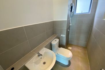 Kingfisher Putatan | Block B | Level 10 | Partially Furnished | Putatan