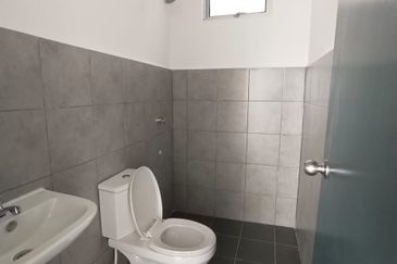 Acacia Apartment | Oc Obtained | Bare Unit | Ground Floor | Menggatal