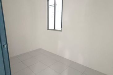 Acacia Apartment | Oc Obtained | Bare Unit | Ground Floor | Menggatal
