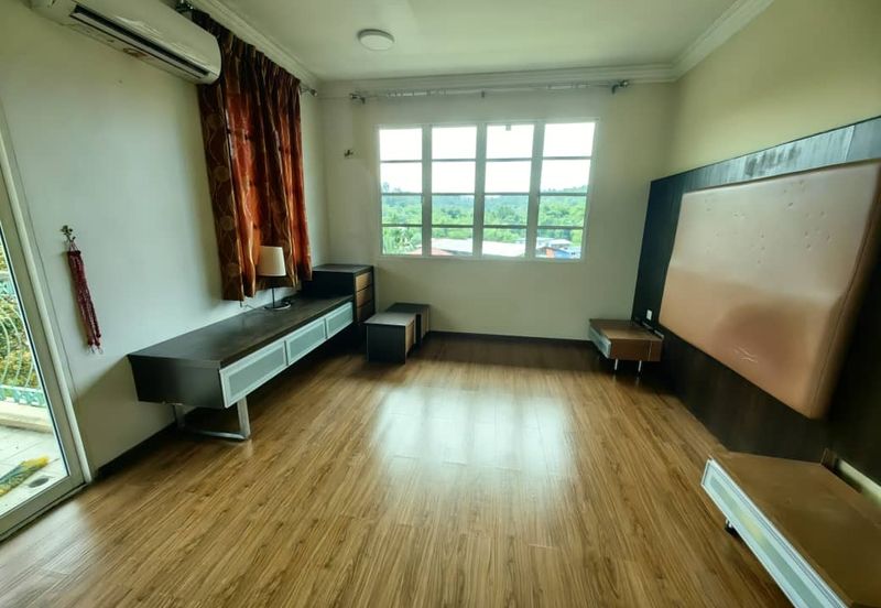 Kiansom Country Height