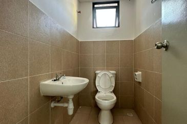 Plaza Legasi Sulaman  | Intermediate 2-Storey Shoplot | For Sale