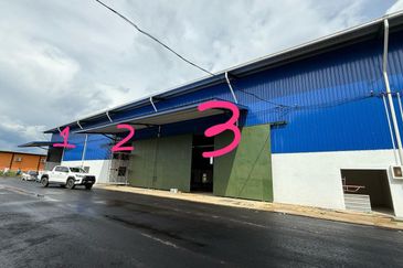 4 Units Linked Warehouse Keningau l  For Rent