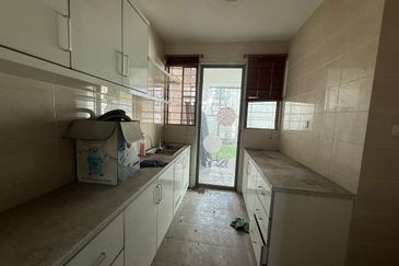 Taman Golden Hill Garden | Intermediate 2 Storey Terrace House | Kepayan 