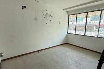 Taman Golden Hill Garden | Intermediate 2 Storey Terrace House | Kepayan 