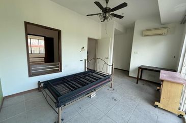 Taman Golden Hill Garden | Intermediate 2 Storey Terrace House | Kepayan 