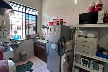 Taman Suria Shop Apartment