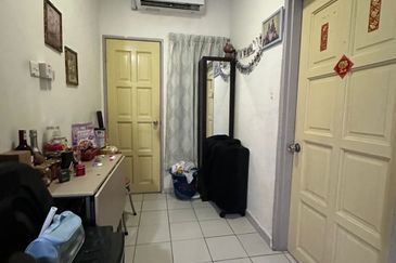 Taman Suria Shop Apartment